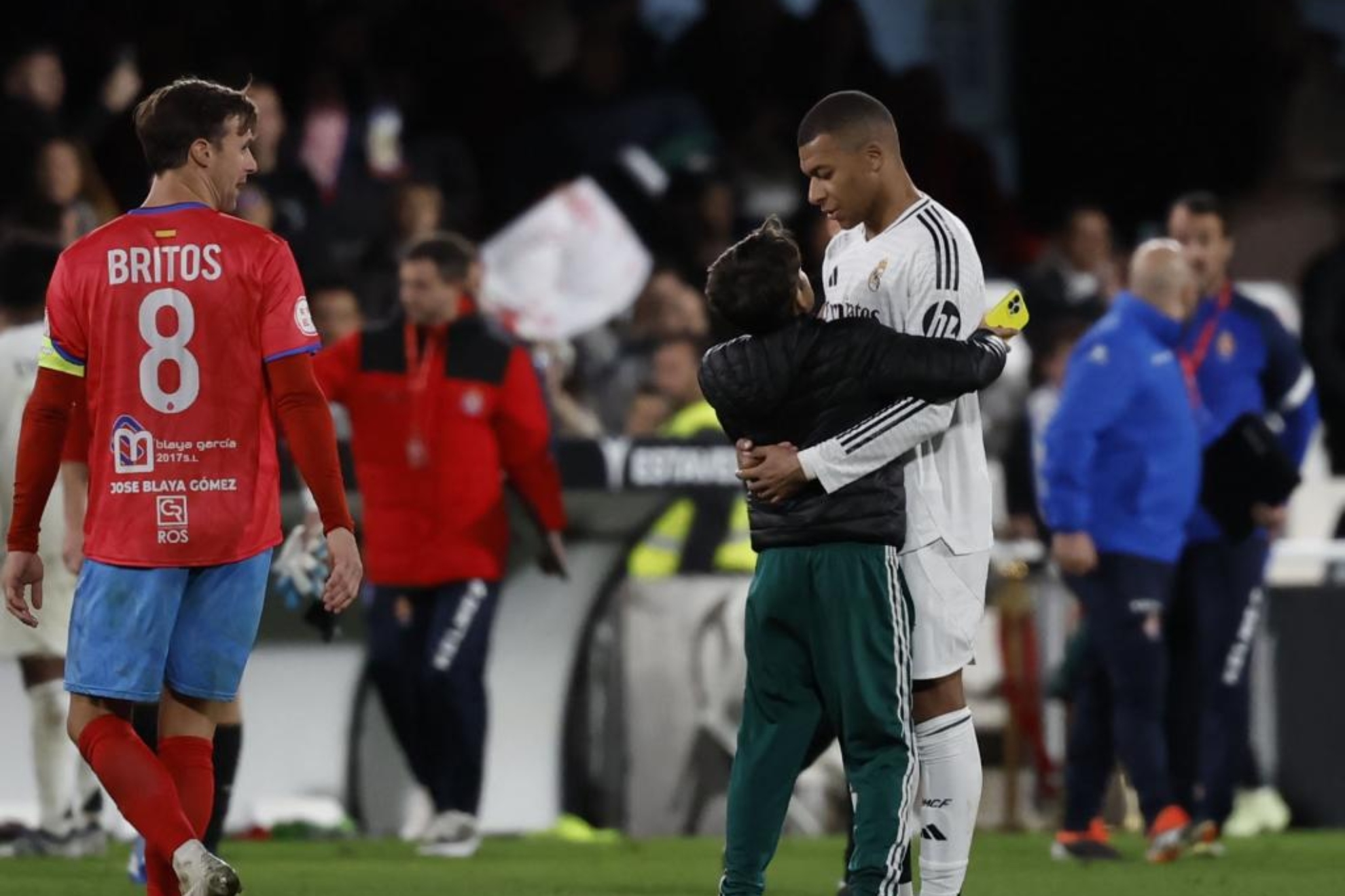 足球作为中 足球作为中